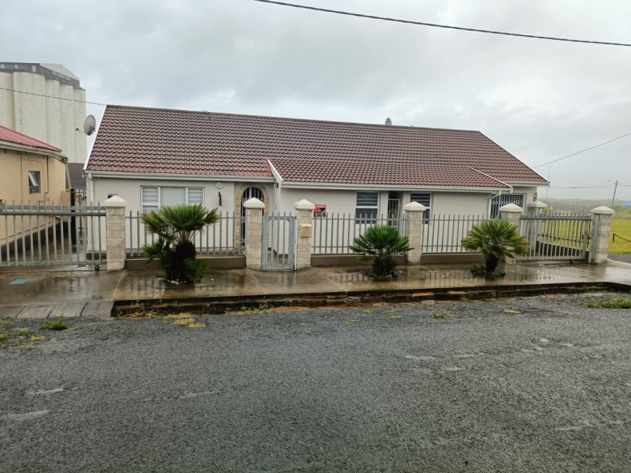 9 Bedroom Property for Sale in Greenfields Eastern Cape